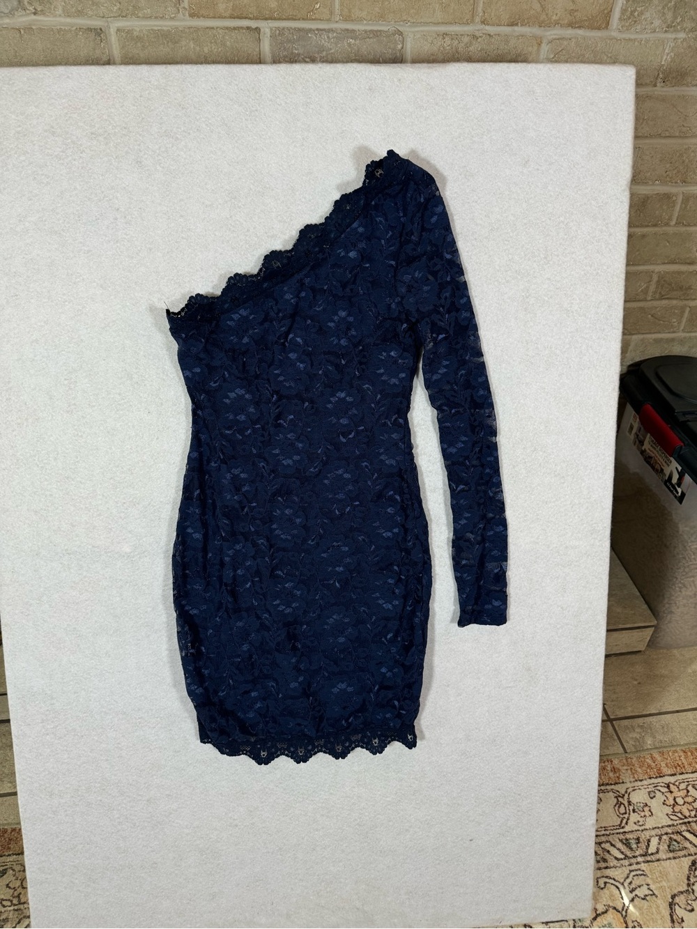Tobi Navy One-Shoulder Lace Bodycon Dress